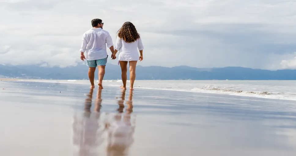 moon opposite venus synastry - beach, couple, leisure